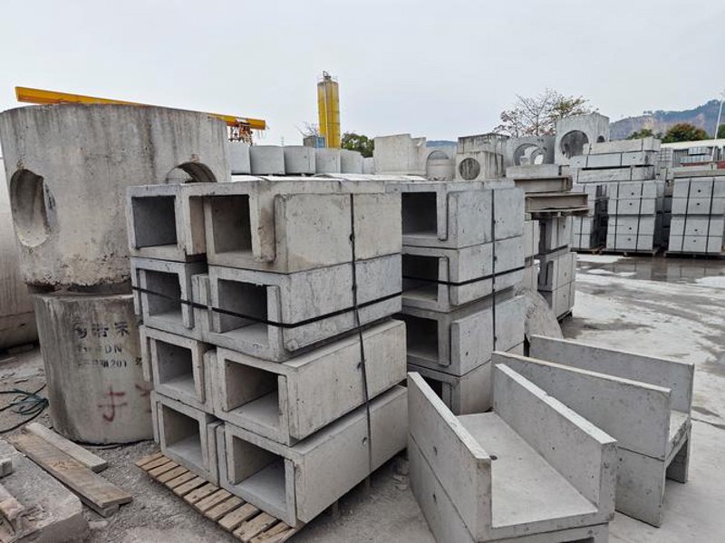 保温线条在建筑装饰中扮演着怎样的角色?它们究竟采用了哪些材质呢?今天,我们就来深入探讨一下。